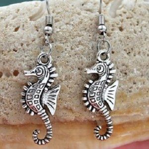SEAHORSE DROP EARRINGS Silvertone Last 1 FINAL $$